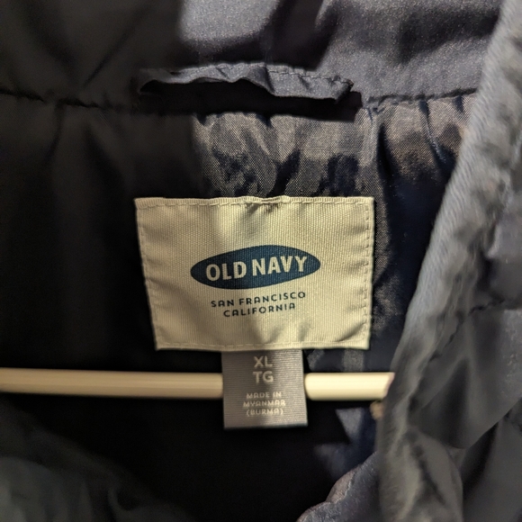 Old Navy Lightweight Quilted Vest   3 for $20 - Picture 2 of 5